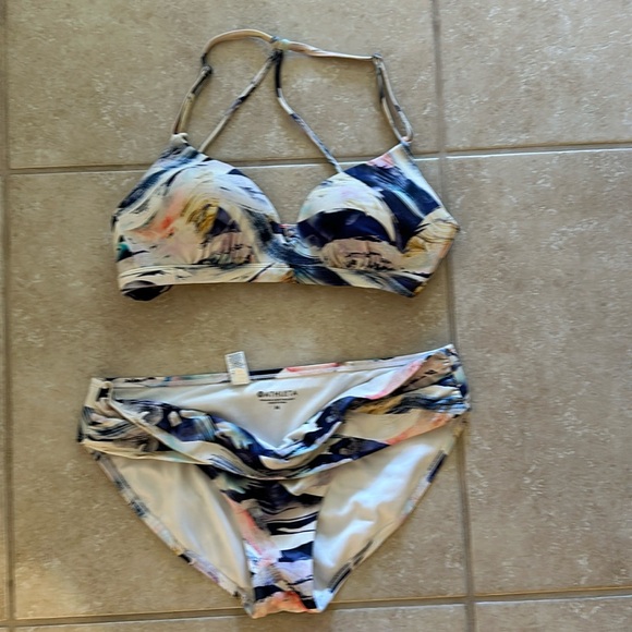 Athleta Bikini. Top Small. Bottom Medium - Picture 1 of 4